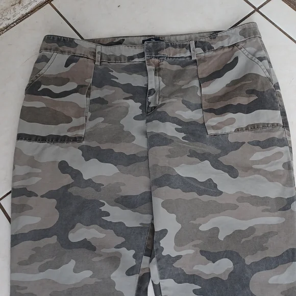Gap camo pants Size 14 - Picture 6 of 9